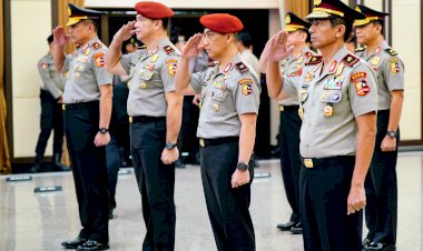 Polri-Naikan-Pangkat-Setingkat-Lebih-Tinggi-ke-13-Pati