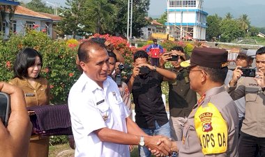 Kunjungan-Kapolda-NTT-Dalam-Rangka-Meninjau-Situasi-Dampak-Erupsi-Gunung-Lewotobi-di-Kab.-Flotim