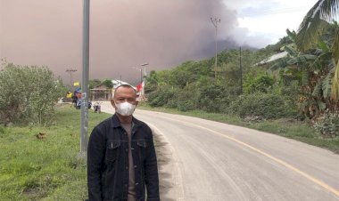 Kapolres-Flotim-turun-Langsung-Pastikan-evakuasi-dan-jalur-jalan-lintas-Larantuka---Maumere-aman.