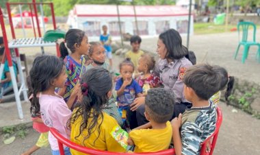 Tim-Trauma-Healing-Polri-Bantu-Pemulihan-Psikologis-267-Anak-Korban-Erupsi-Gunung-Lewotobi-di-Boru,-Flotim.-