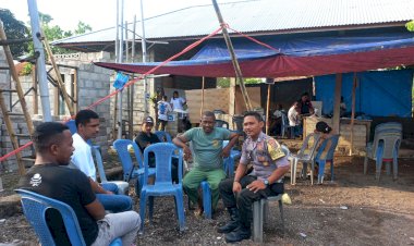 Bhabinkamtibmas-Pastikan-Proses-Perhitungan-Suara-Berjalan-Aman-Di-Setiap-TPS