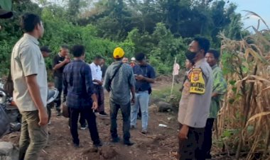 Kepala-Pos-Kepolisian-Kecamatan-Tanjung-Bunga-melakukan-patroli-rutin-dan-berkomunikasi-dengan-warga-masyarakat-Desa-Sinarhadigala.