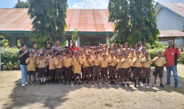 Polisi-Sahabat-Anak,-Wujudkan-Kedekatan-Dengan-Pelajar-Bhabinkamtibmas-Sambang-Pelajar