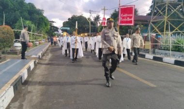 Pengamanan-(-PAM-)-giat-Penghantaran-kembali-Patung-Maria-Aleluya-ke-Gereja-Katedral-Larantuka.