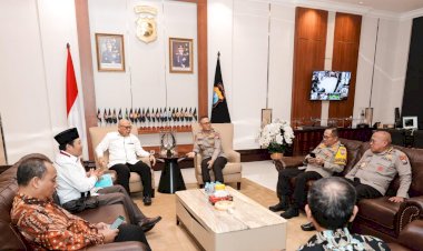Kompolnas-Lakukan-Pemantauan-Kesiapan-Operasi-Ketupat-2024-di-Polda-Jatim-Bersama-Kapolri-dan-Menteri-Perhubungan.