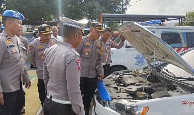 Kapolres-Flotim-Cek-Kondisi-Senpi-dan-Ranmor-Dinas-Polres-Flores-Timur.