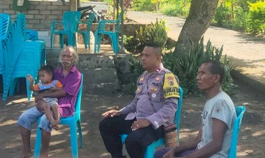 Kamtibmas-aman-dan-damai-Jelang-Pilkada-Serentak-2024,-Bhabinkamtibmas-Sambangi-Warga-dan-berikan-imbauan.