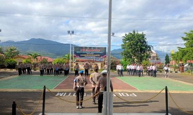 Jam-Pimpinan-Apel-Pagi,-Kapolres-Flotim-Cek-Kehadiran-Personilnya