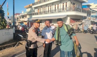 Kapolsek-Adotim-IPDA-Yefri-S.-Apmalo-Pimpin-Pengamanan-Sholat-Idul-Adha-1445-di-Waiwerang---Adonara-Timur.