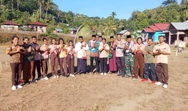 Bersinergi-Amankan-Jalannya-Sholat-idul-adha-1445-H/2024-,-Kapolsek-Adonara--IPDA-Stefanus-It-Arif-,-Anggota-serta-Koramil-1624-02/Adonara-di-Kecamatan-Adonara.