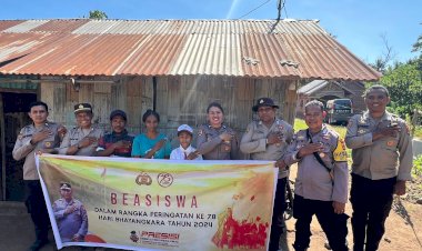 Polisi-Flotim-berikan-Beasiswa-dalam-rangka-Hari-Bhayangkara-ke-78-Tahun-2024.