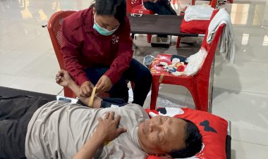 Polres-Flotim-adakan-Bakti-kesehatan-donor-darah-dalam-rangka-hari-Bhayangkara-ke-78-tahun-2024.