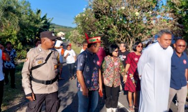 Polisi-Flores-Timur-Hadir-Lakukan-Pengawalan-Yubilaris-Pater-Yosep--Jaga-Dawan,-SVD-dalam-rangka-Perayaan-Panca-Windu-imamat.