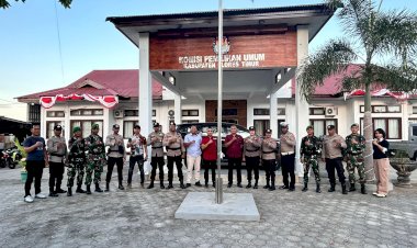 Patroli-Gabungan-TNI-POLRI,-Ciptakan-Kondisi-Aman-Jelang-Pemilu-Kabupaten-Flotim-2024.