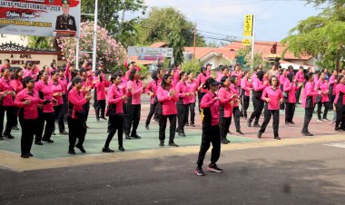Kegembiraan-Bhayangkari-Cabang-Flotim-dibawah-Ketua-Ny-Tria-Nyoman,-Olah-raga-bersama-Dalam-Rangka-HUT-HKGB-ke-72-tahun--2024.