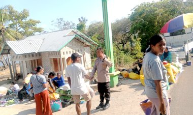Berikan-Rasa-aman-,-Bhabinkamtibmas-Polsek--Solor-Timur-Sambangi-Pasar-Podor.