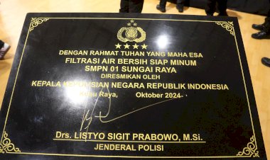 *Kapolri-Resmikan-Pembangunan-Sumur-Bor-dan-Filtrasi-Air-Bersih-Layak-Minum-Di-Wilayah-Kalimantan-Barat*