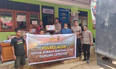 Bantuan-Kemanusiaan-Polres-Alor-dan-Sumba-Timur-Untuk-Korban-Erupsi-Lewotobi-di-Salurkan-Langsung-di-Tempat-Pengungsian.
