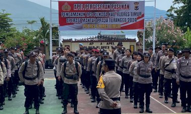 Perkuat-Pengamanan-di-TPS,-Personil-BKO-Polda-NTT-tiba-di-Polres-Flotim-Dalam-Rangka-Pam-Pilkada-Serentak-2024