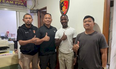 WNA-Afrika-Apresiasi-Polsek-Tambora-yang-Berhasil-Mengembalikan-Laptop-Hilang-di-KRL