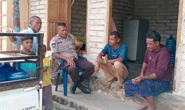 Bhabinkamtibmas-Desa-Lohayong-II-Aipda-Rofin-Sambangi-Warga-dan-Berikan-Imbauan-Kamtibmas