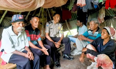 Aiptu-Sil-Diaz-Lakukan-Sambang-dan-Komunikasi-dengan-Masyarakat-Desa-Sinarhadigala