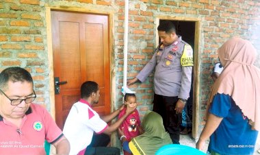 Bhabinkamtibmas-Bripka-Fransiskus-Lakukan-Sambang-dan-Ikuti-Posyandu-Bayi-Balita-di-Desa-Pledo