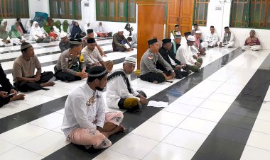 Polres-Flotim-Gelar-Safari-Subuh-di-Masjid-As-Shamad-Postoh