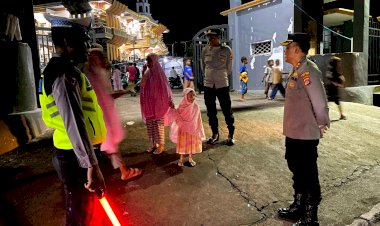 Kapolres-Flores-Timur-Pastikan-Kenyamanan-Saat-Sholat-Tarawih