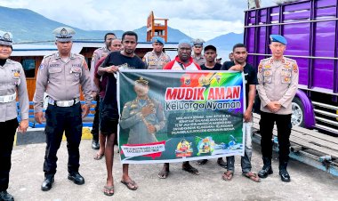 Polres-Flotim-Lakukan-Sosialisasi-Tagline-Mudik-Aman,-Keluarga-Nyaman-dan-Hotline-110