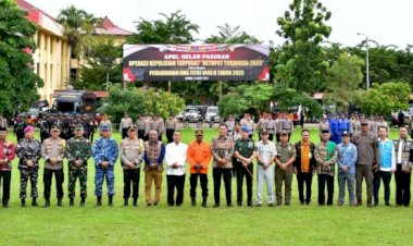 Pastikan-Pengamanan-Hari-Raya-Idul-Fitri-1446-H-Lancar,-Kapolda-NTT-Pimpin-Apel-Gelar-Pasukan-Operasi-Ketupat-2025