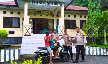 Polsek-Solor-Laksanakan-Kegiatan-Sosial-Dengan-Berbagi-Takjil