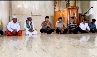 Kapolres-Flores-Timur-AKBP-Adhithya-Silahturahmi-dengan-Tokoh-Agama-di-Masjid-Agung-Ash-Syuhada
