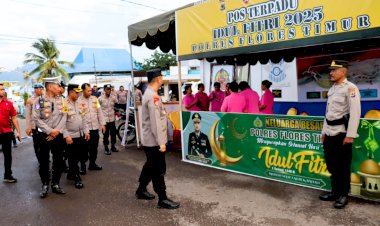 Pantau-Kesiapan-Pos-Pengamanan,-Kapolres-Flores-Timur-AKBP-Adhitya-Octorio-Putra-Berikan-Bingkisan