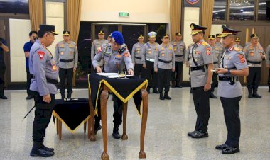 Kapolri-Pimpin-Upacara-Serah-Terima-Jabatan-Kapolda-Jabar-dan-Kapusjarah-Polri