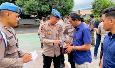 Tegakkan-Disiplin,-Propam-Polres-Flotim-Lakukan-Pemeriksaan-Internal