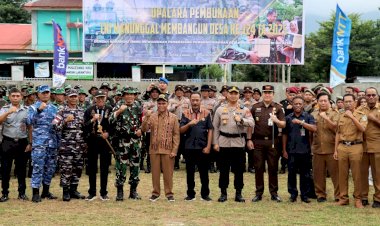 Kapolres-Flotim-Hadiri-Upacara-Pembukaan-TMMD-ke-124