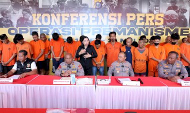 POLDA-RIAU-KONFERENSI-PERS-PENGUNGKAPAN-KASUS-PREMANISME/KEJAHATAN-JALANAN-HASIL-OPERASI-PEKAT-LANCANG-KUNING-2025