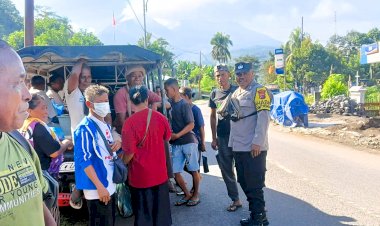 Viral!-Polisi-Keliling-Pasar,-Ingatkan-Warga-Soal-TPPO-dan-Erupsi-Gunung-Lewotobi-Laki-laki