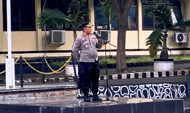 Wakapolres-Flotim-Pimpin-Apel-Pagi,-Tekankan-Bijak-Bermedia-Sosial-dan-Pentingnya-Menjaga-Kesehatan