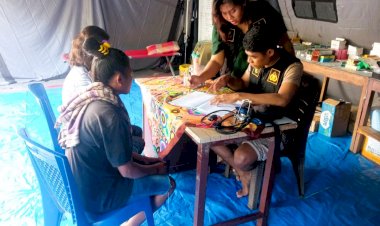 Tanggap-Bencana,-Polres-Flotim-Bersama-Polda-NTT-Layani-Kesehatan-Korban-Erupsi-Gunung-Lewotobi