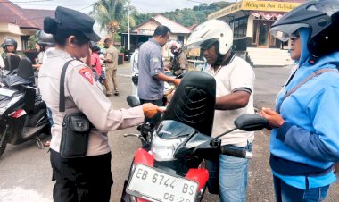 Operasi-Patuh-Turangga-2025-Berlangsung-Humanis,-Polres-Flotim-Tegaskan-Disiplin-Pengendara