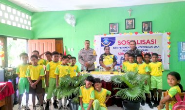 Cegah-Kekerasan-dan-Perundungan-Sejak-Dini,-Bhabinkamtibmas-Sosialisasi-ke-Siswa-SDK-Lebao-Tengah-II