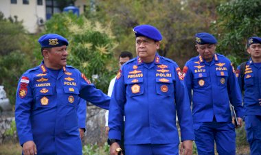 Kakorpolairud-Tinjau-Kesiapan-Operasional-Ditpolairud-Polda-NTT:-Fokus-pada-Wilayah-Perbatasan-dan-Penegakan-Hukum-Laut