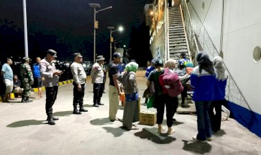 Situasi-Kondusif,-UKL-II-Polres-Flotim-Laksanakan-Patroli-Malam-hingga-Pelabuhan-Larantuka