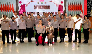 Syukuran-Hari-Jadi-Polwan-ke-77,-Kapolres-Flotim:-Selamat-Bertugas-dan-Teruslah-Berkarya
