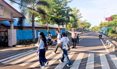 Wujudkan-Budaya-Tertib-Berlalu-Lintas,-Satlantas-Flotim-Gelar-Pengaturan-di-Titik-Padat-Aktivitas