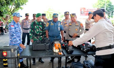 Gelar-Apel-dan-Pengecekan-Peralatan,-Polres-Flotim-Siap-Hadapi-Potensi-Bencana-Hidrometeorologi