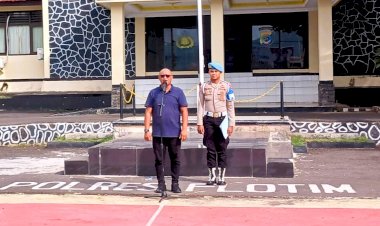 Kasi-Humas-Polres-Flores-Timur-Tekankan-Internalisasi-Kehumasan-dan-Literasi-Digital-Saat-Apel-Pagi