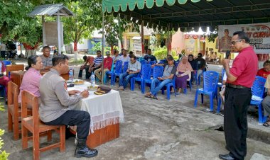 Jumat-Curhat-di-Pohon-Bao:-Polres-Flotim-Dengarkan-Aspirasi-dan-Keluhan-Warga